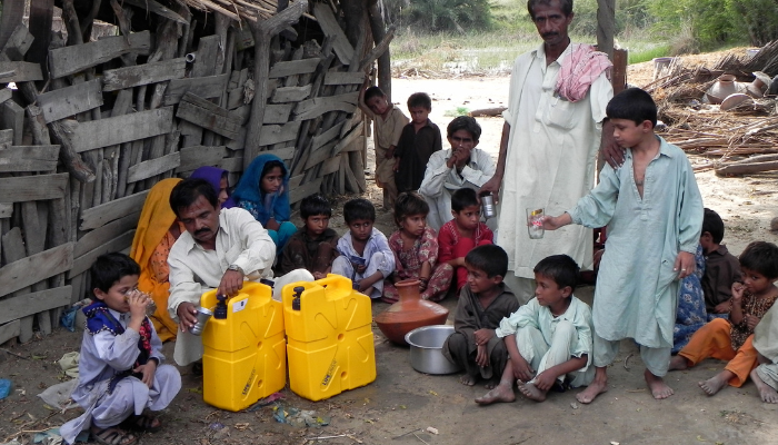LifeSaver: World Water Day 2023 – LifeSaver Cubes help displaced communities in Pakistan
